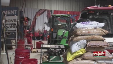 A lack of snow but not a lack of work A lack of snow but not a lack of work