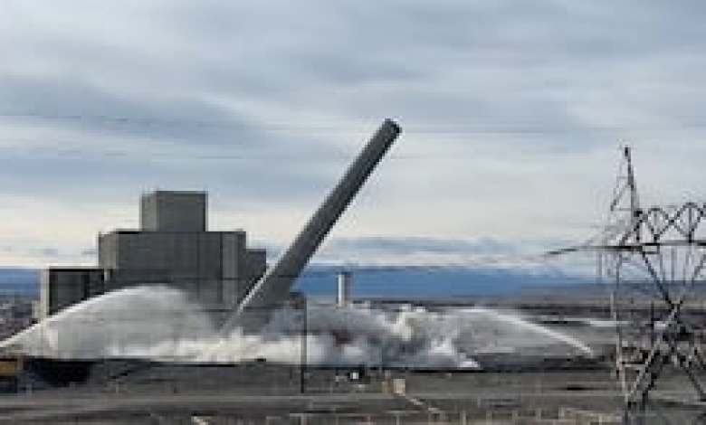 Explosives topple Hanford nuclear reactor stack Explosives topple Hanford nuclear reactor stack