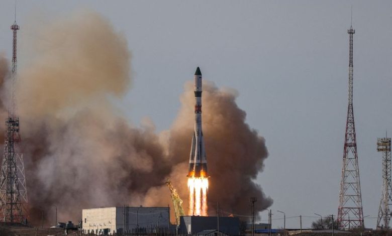 Russian space craft antenna problem forces manual docking with ISS Russian space craft antenna problem forces manual docking with ISS