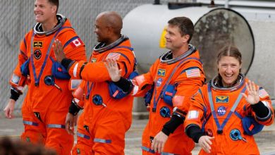 Factbox-Artemis II crew includes first woman, Black astronaut and Canadian ever flown to moon Factbox-Artemis II crew includes first woman, Black astronaut and Canadian ever flown to moon