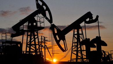 Oil rises on reports US will extend Iran blockade, prolonging Mideast supply disruptions Oil rises on reports US will extend Iran blockade, prolonging Mideast supply disruptions