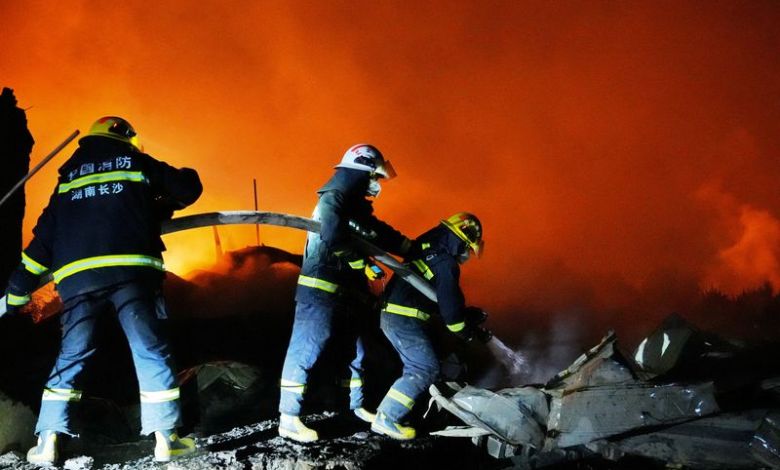 Blast at fireworks factory in China’s Hunan kills 21, Xi calls for probe, state media says Blast at fireworks factory in China’s Hunan kills 21, Xi calls for probe, state media says