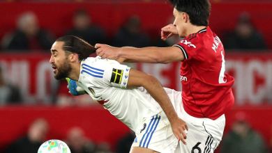 Man Utd’s Lisandro Martinez sent off for hair-pull against Leeds Man Utd’s Lisandro Martinez sent off for hair-pull against Leeds
