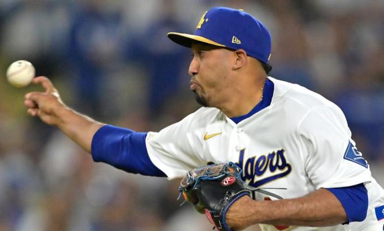 Dodgers manager Dave Roberts sounds alarm on closer Edwin Diaz following Rockies blunder Dodgers manager Dave Roberts sounds alarm on closer Edwin Diaz following Rockies blunder