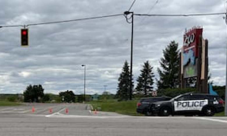 Ohio zoo evacuated, closes early after receiving bomb threat Ohio zoo evacuated, closes early after receiving bomb threat