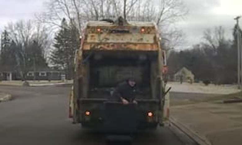 Suspect nicknamed ‘Oscar the Grouch’ found hiding in trash can in Huber Heights Suspect nicknamed ‘Oscar the Grouch’ found hiding in trash can in Huber Heights