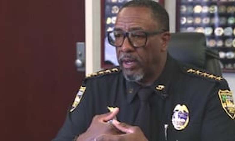 2 Jacksonville police officers, 1 former officers accused of stealing thousands in overtime pay 2 Jacksonville police officers, 1 former officers accused of stealing thousands in overtime pay