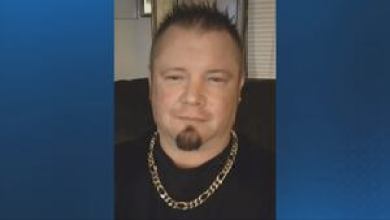 Local man offers to buy 6-year-old girl from her mother, police say Local man offers to buy 6-year-old girl from her mother, police say