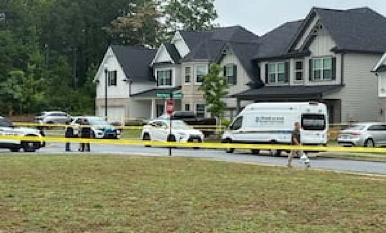 Death under investigation after neighbor finds body, calls Gwinnett County police Death under investigation after neighbor finds body, calls Gwinnett County police