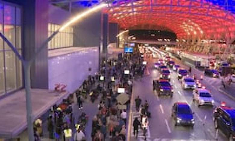 Long lines out the door at Atlanta airport, ICE agents arrive to assist TSA Long lines out the door at Atlanta airport, ICE agents arrive to assist TSA