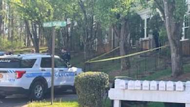 Neighbors shocked after deadly stabbing in quiet southeast Charlotte townhome complex Neighbors shocked after deadly stabbing in quiet southeast Charlotte townhome complex