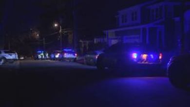 Police investigate shooting at west Charlotte home Police investigate shooting at west Charlotte home