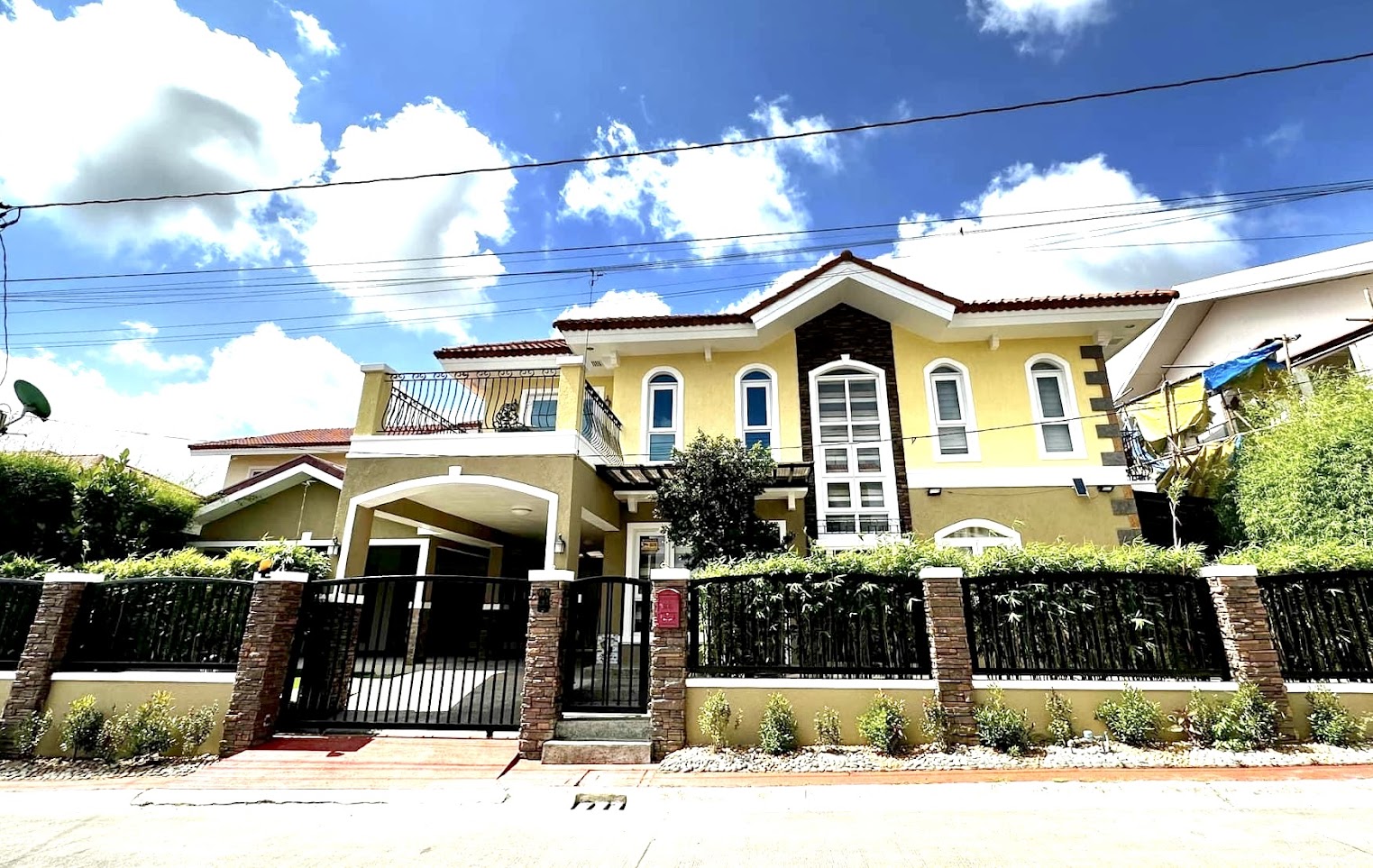 Elegant House and Lot for Sale in Suntrust Verona – Silang Cavite along Tagaytay – Sta. Rosa Road Elegant House and Lot for Sale in Suntrust Verona – Silang Cavite along Tagaytay – Sta. Rosa Road