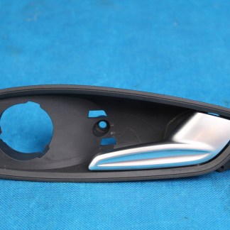 AUDI A1 8X LIFT KLAMKA DRZWI TYŁ PRAWY 16R 8X4839020A 8X4839020A A1 8X 23/01 AUDI A1 8X LIFT KLAMKA DRZWI TYŁ PRAWY 16R 8X4839020A 8X4839020A A1 8X 23/01