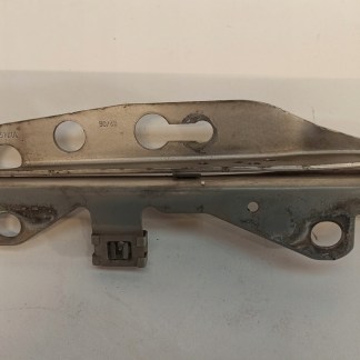 ZAWIAS MASKI PRAWY VOLVO XC70 30745018 ZAWIAS MASKI PRAWY VOLVO XC70 30745018