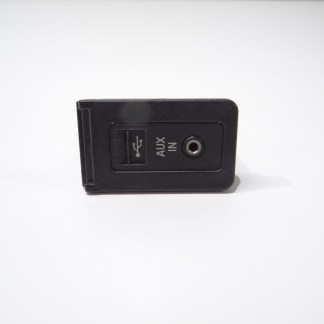 ZŁĄCZE WEJŚCIE GNIAZDO AUX USB BMW E60 E61 E81 E87 E90 LCI 9138402 ZŁĄCZE WEJŚCIE GNIAZDO AUX USB BMW E60 E61 E81 E87 E90 LCI 9138402