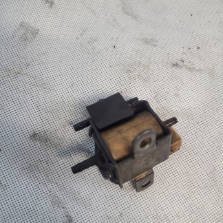 ZAWÓR PODCIŚNIENIA OE 054906267A VW GOLF IV 1.4B ZAWÓR PODCIŚNIENIA OE 054906267A VW GOLF IV 1.4B