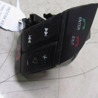 VOLVO XC90 PRZYCISK KIEROWNICY 02-07 29 068/xxx VOLVO XC90 PRZYCISK KIEROWNICY 02-07 29 068/xxx