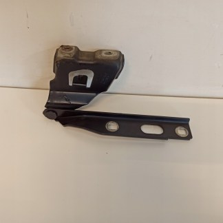 ZAWIAS MASKI PRAWY A4 B8 8K0823302B ZAWIAS MASKI PRAWY A4 B8 8K0823302B