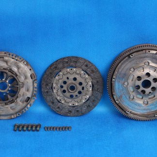 AUDI A3 8V 1.4TSI SPRZĘGŁO DWUMAS 04E141025J 03L141031L 04L105264A 2014R AUDI A3 8V 1.4TSI SPRZĘGŁO DWUMAS 04E141025J 03L141031L 04L105264A 2014R