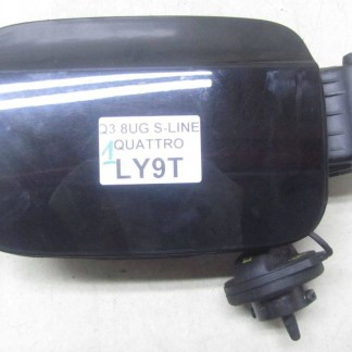 AUDI Q3 8U KLAPKA WLEWU PALIWA LY9T 14- 8U0010508A AUDI Q3 8U KLAPKA WLEWU PALIWA LY9T 14- 8U0010508A
