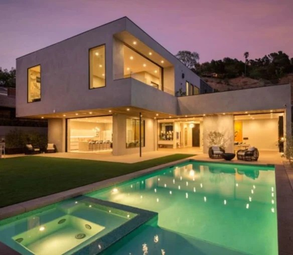 Backyard Renovation Trends: From Hardscapes to Outdoor Living Backyard Renovation Trends: From Hardscapes to Outdoor Living