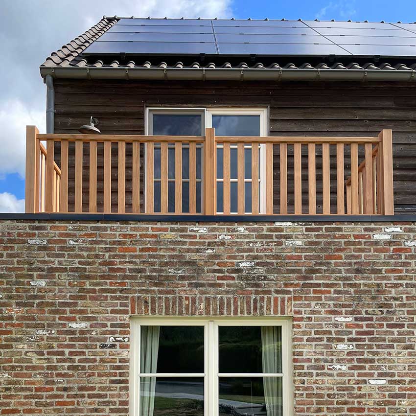 Balustrade hardhout afzelia met verticale spijlen