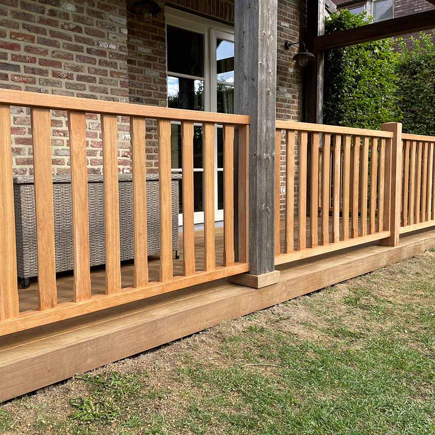 Balustrade hardhout afzelia met verticale spijlen