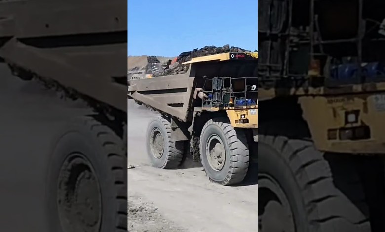 #heavyequipment #construction #excavator #buldozer #jcb Mining #heavyequipment #construction #excavator #buldozer #jcb Mining