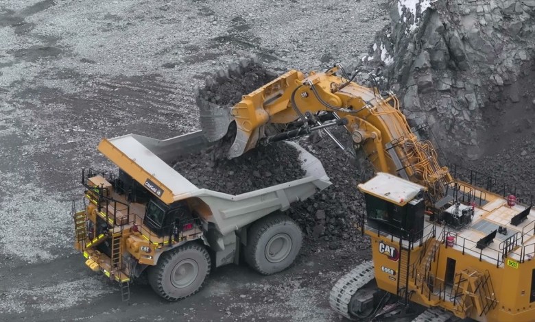 Cat® 6060 Electric Hydraulic Mining Shovel Put to Work in Canadian Gold Mine Cat® 6060 Electric Hydraulic Mining Shovel Put to Work in Canadian Gold Mine