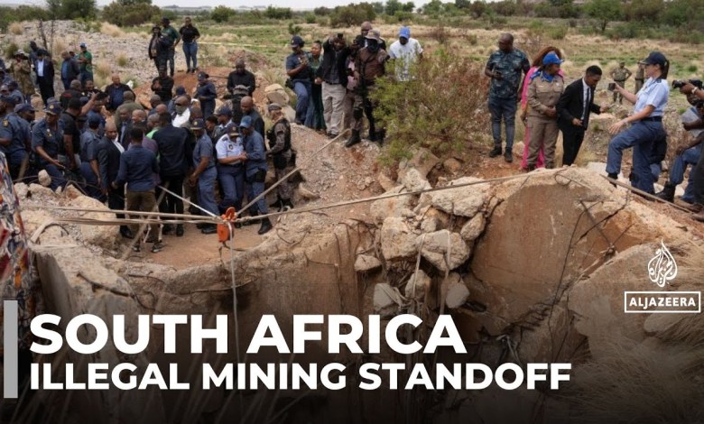 South Africa illegal mining standoff: Hundreds remain underground in disused gold mine South Africa illegal mining standoff: Hundreds remain underground in disused gold mine