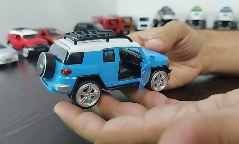 Diecast Blue Toyota FJ Cruiser car Diecast Blue Toyota FJ Cruiser car