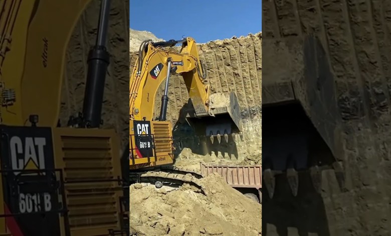 Caterpillar 6015B Excavator Loading Trucks #megamachineschannel #excavator #mining #trucks Caterpillar 6015B Excavator Loading Trucks #megamachineschannel #excavator #mining #trucks