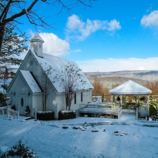 Getting married in Huntsville? You’ll fall in love with these 4 mountain top wedding venues Getting married in Huntsville? You’ll fall in love with these 4 mountain top wedding venues