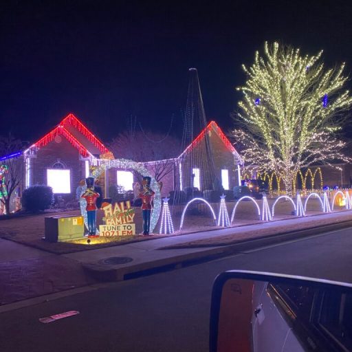 5 stunning spots for drive-by holiday lights in Huntsville 5 stunning spots for drive-by holiday lights in Huntsville
