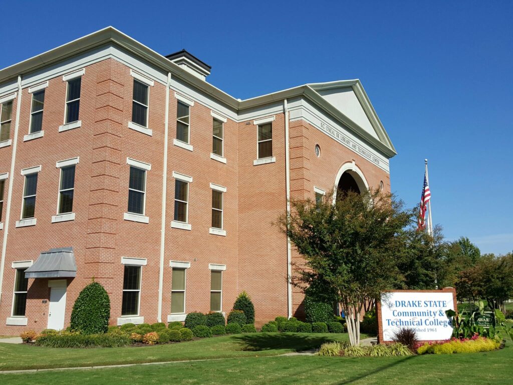 Drake State begins fall semester with a new brand + partnership Drake State begins fall semester with a new brand + partnership