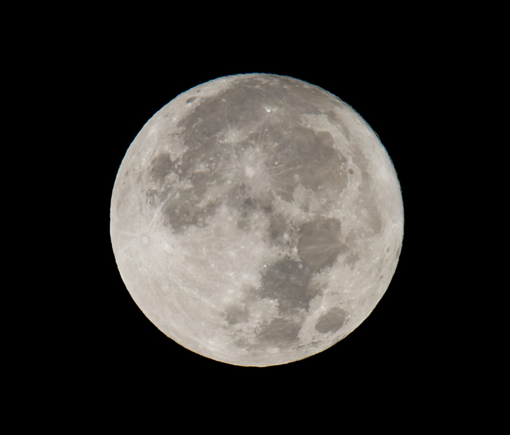 Supermoon, meteor shower, Saturn highlight amazing celestial week Supermoon, meteor shower, Saturn highlight amazing celestial week