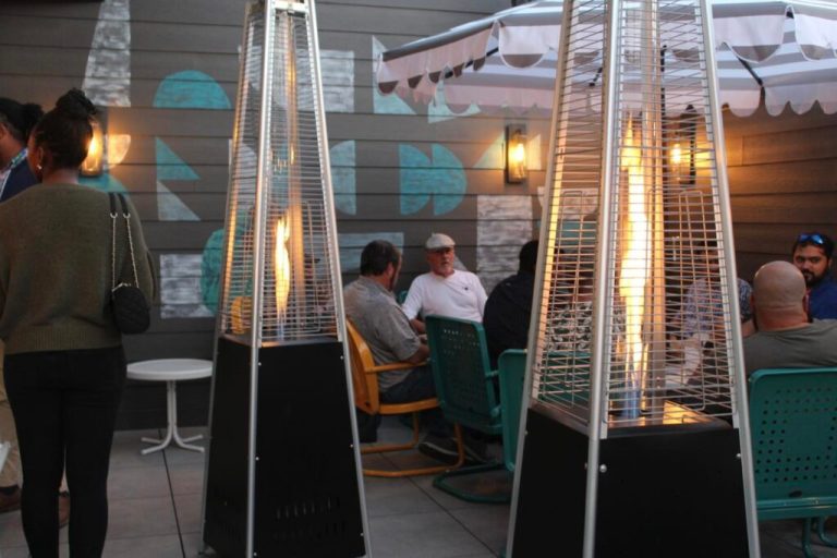13 heated patios and igloos in the Huntsville area 13 heated patios and igloos in the Huntsville area