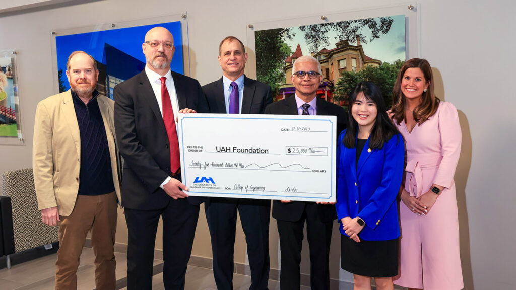 UAH College of Engineering receives generous K gift from Leidos UAH College of Engineering receives generous K gift from Leidos