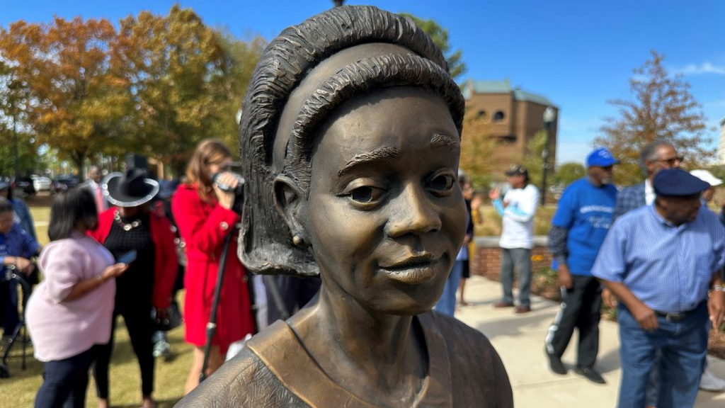 New statues unveiled at William Hooper Councill Park New statues unveiled at William Hooper Councill Park