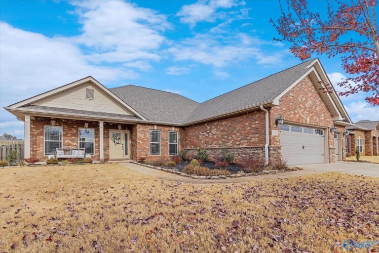 Look inside these 51 gorgeous Huntsville-area homes right now Look inside these 51 gorgeous Huntsville-area homes right now