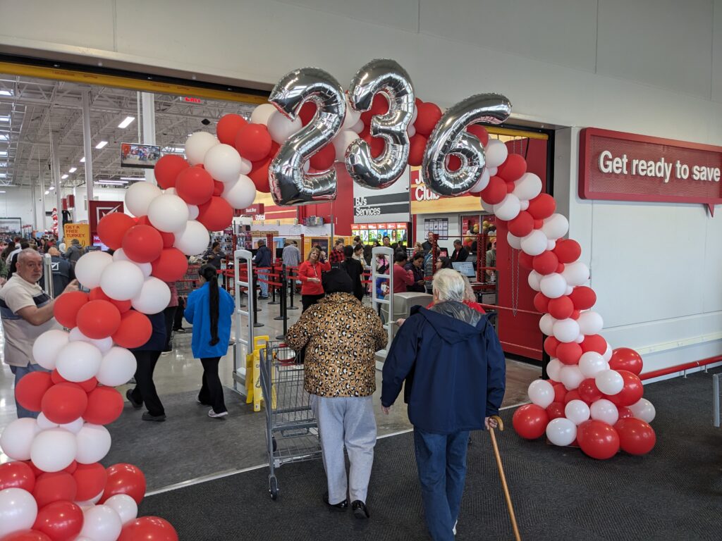 BJ’s Wholesale opens in Madison to amazing fanfare BJ’s Wholesale opens in Madison to amazing fanfare