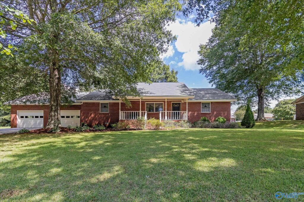 50 amazing Huntsville-area homes to add to your holiday shopping list 50 amazing Huntsville-area homes to add to your holiday shopping list
