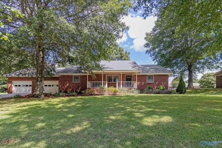 50 amazing Huntsville-area homes to add to your holiday shopping list 50 amazing Huntsville-area homes to add to your holiday shopping list