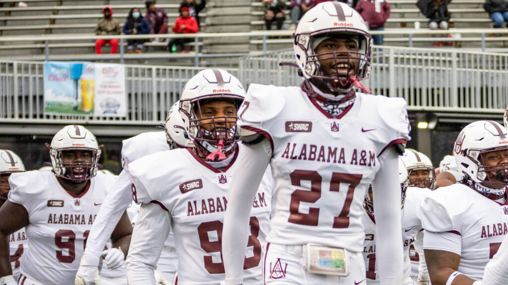 Early Signing Day—8 outstanding local student-athletes commit to colleges Early Signing Day—8 outstanding local student-athletes commit to colleges