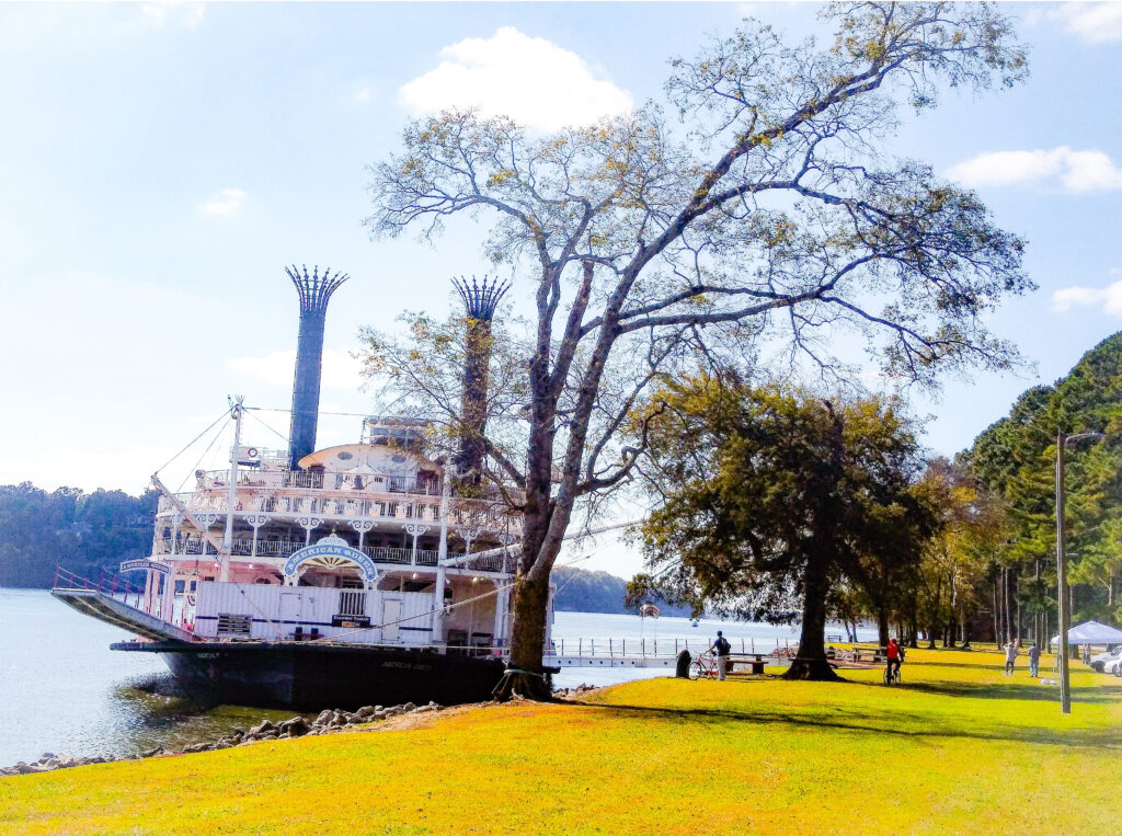 NEW: Riverboat cruise line that stopped in North Alabama shuts down NEW: Riverboat cruise line that stopped in North Alabama shuts down