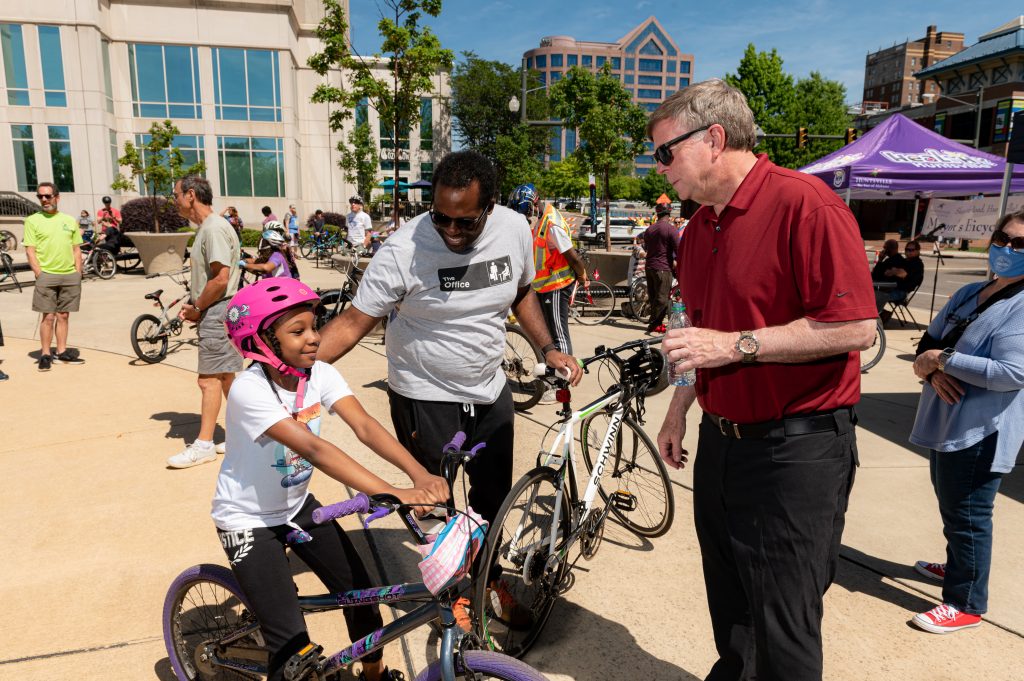 Local organizations aim to make biking in Huntsville easier Local organizations aim to make biking in Huntsville easier