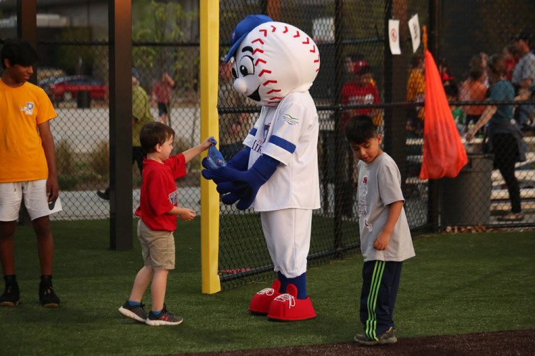 Bob Jones baseball star donates to Miracle League of Madison Bob Jones baseball star donates to Miracle League of Madison