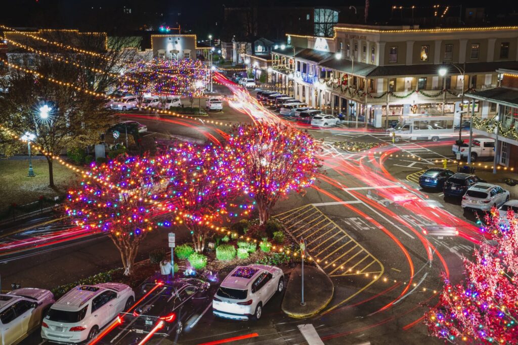 Spend the holidays in Oxford MS—light displays, local shops + more Spend the holidays in Oxford MS—light displays, local shops + more