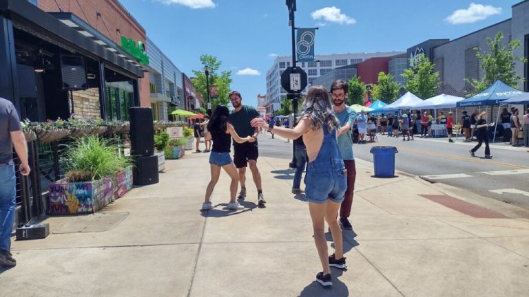 What you should know about the Huntsville swing dance scene What you should know about the Huntsville swing dance scene
